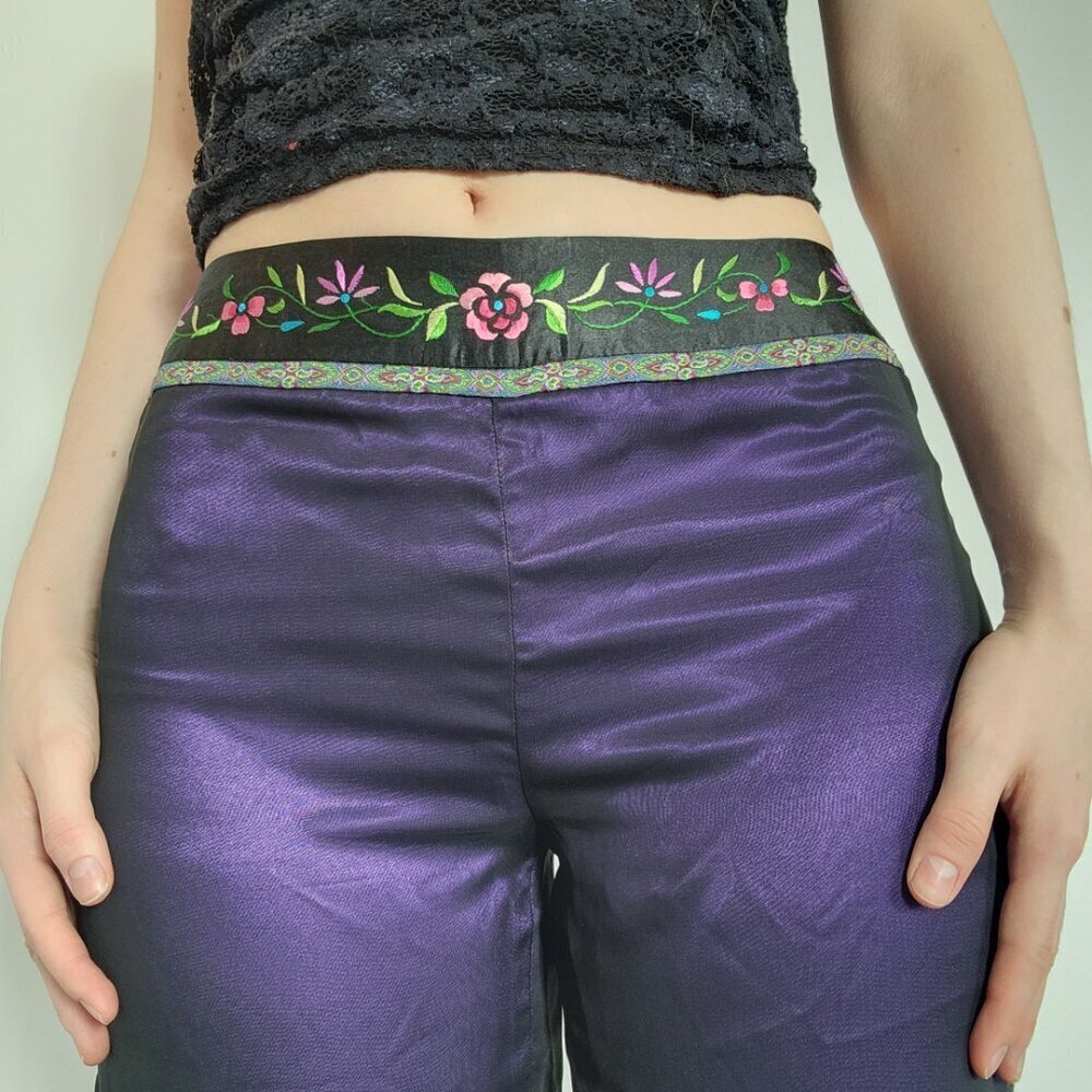 Gorgeous vintage 90s purple satin & black mesh flared pants with embroideries - Picture 14 of 14